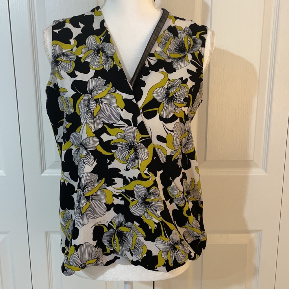 Alfani Women’s SZ 4 Sleeveless Black/White/Yellow Floral Print Pullover Blouse